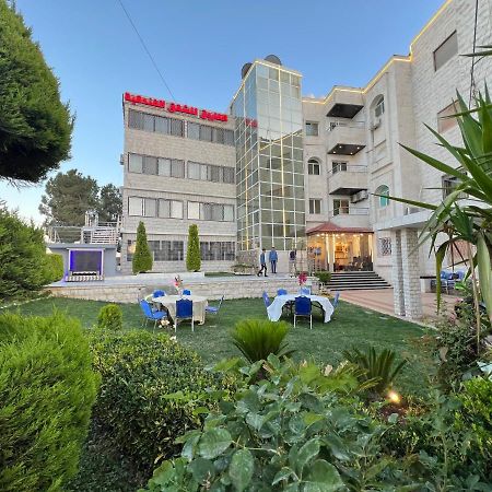 Al Farooq Hotel Apartments Amman Bagian luar foto