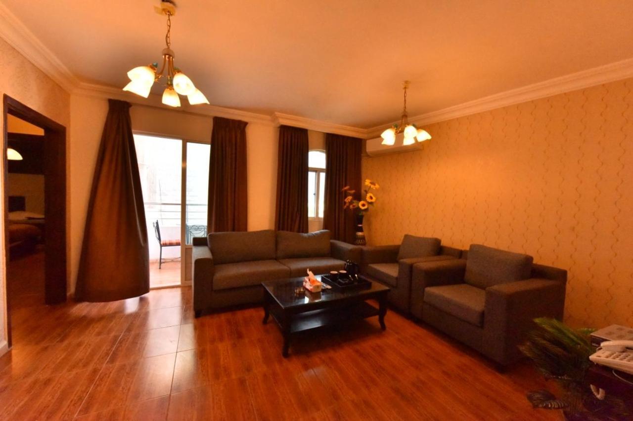 Al Farooq Hotel Apartments Amman Bagian luar foto
