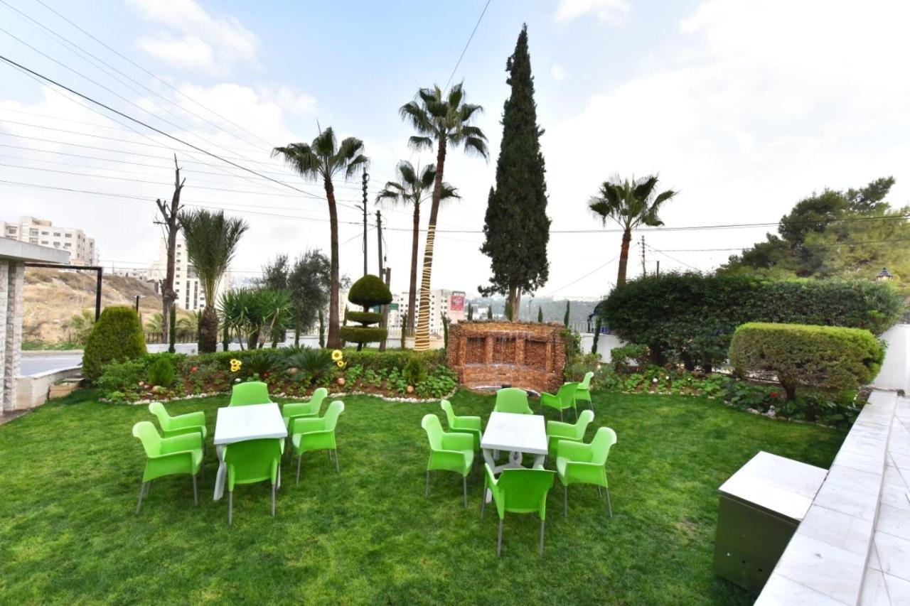 Al Farooq Hotel Apartments Amman Bagian luar foto