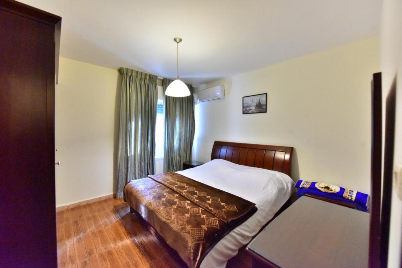 Al Farooq Hotel Apartments Amman Bagian luar foto