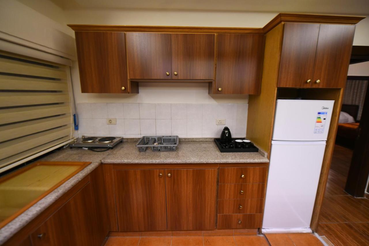 Al Farooq Hotel Apartments Amman Bagian luar foto