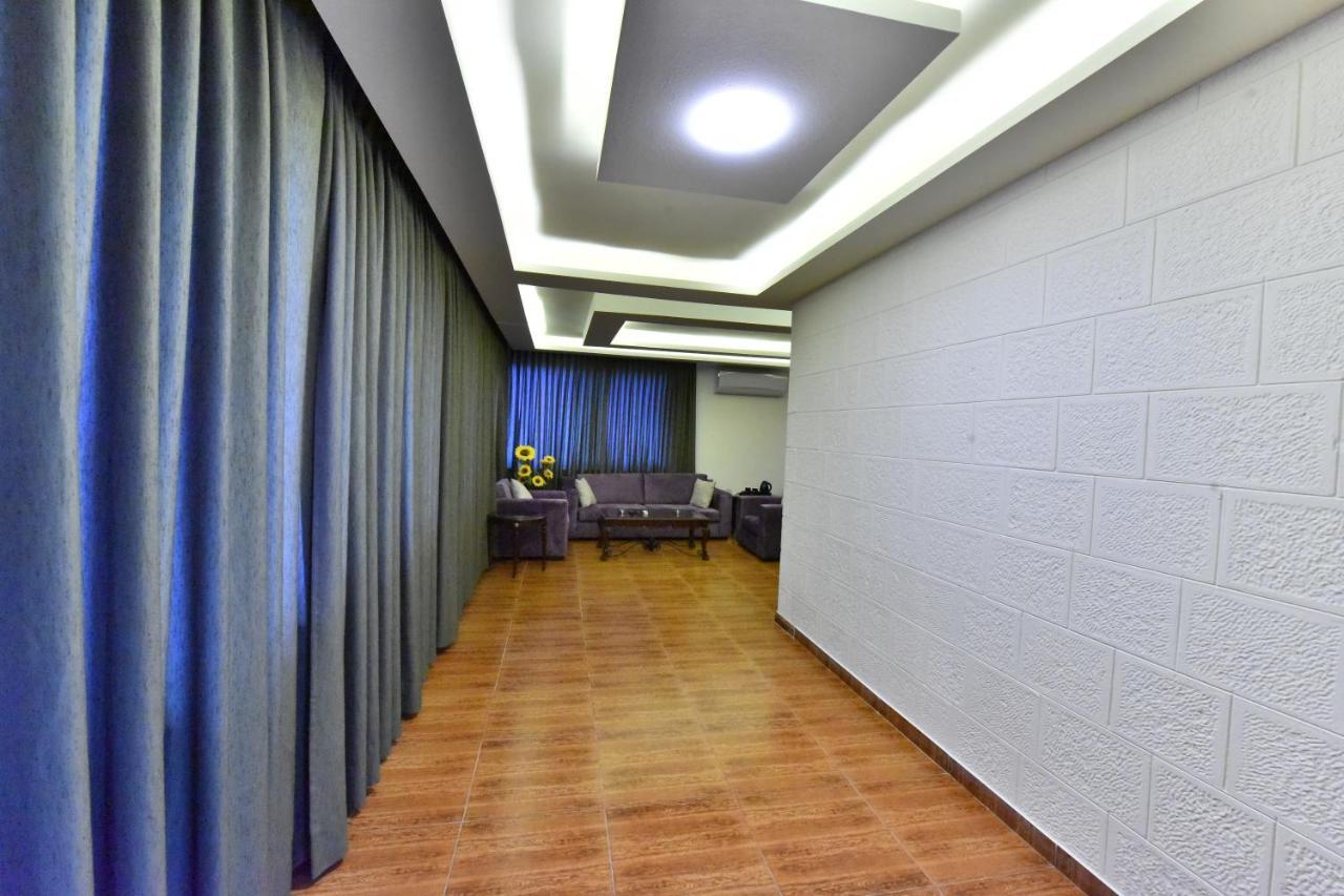 Al Farooq Hotel Apartments Amman Bagian luar foto