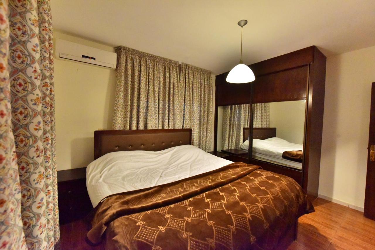 Al Farooq Hotel Apartments Amman Bagian luar foto