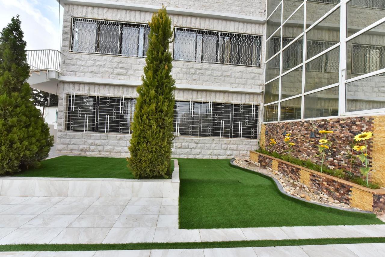 Al Farooq Hotel Apartments Amman Bagian luar foto