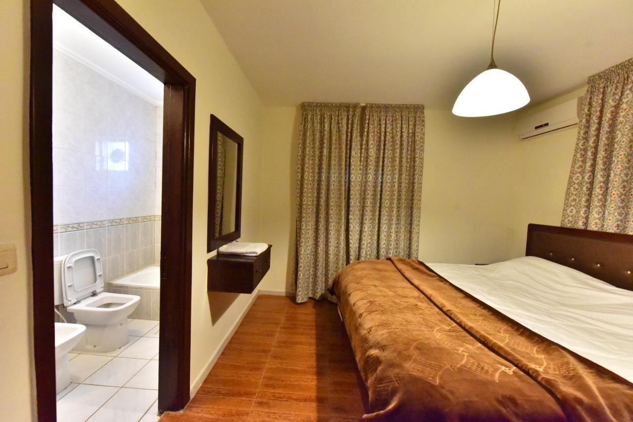 Al Farooq Hotel Apartments Amman Bagian luar foto