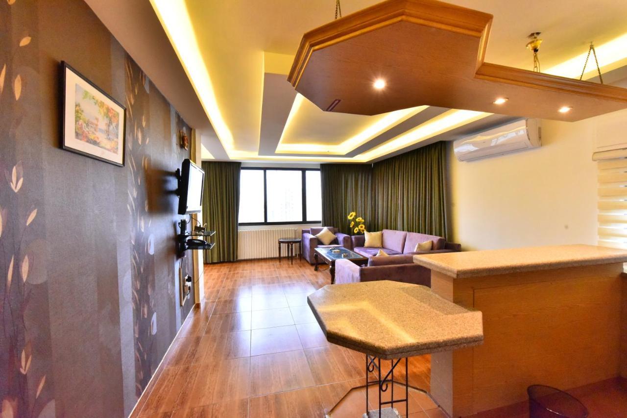 Al Farooq Hotel Apartments Amman Bagian luar foto