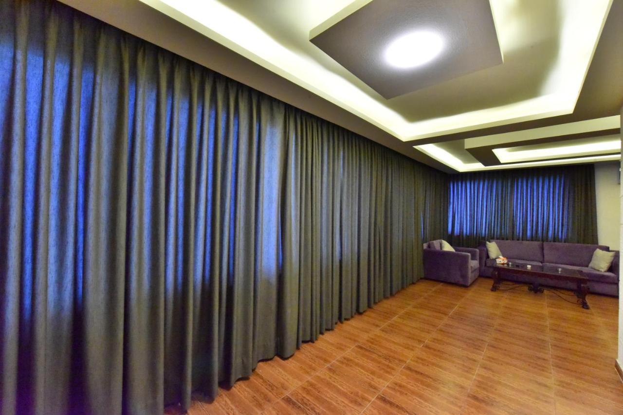 Al Farooq Hotel Apartments Amman Bagian luar foto