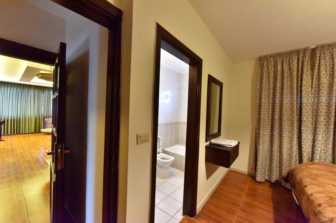 Al Farooq Hotel Apartments Amman Bagian luar foto